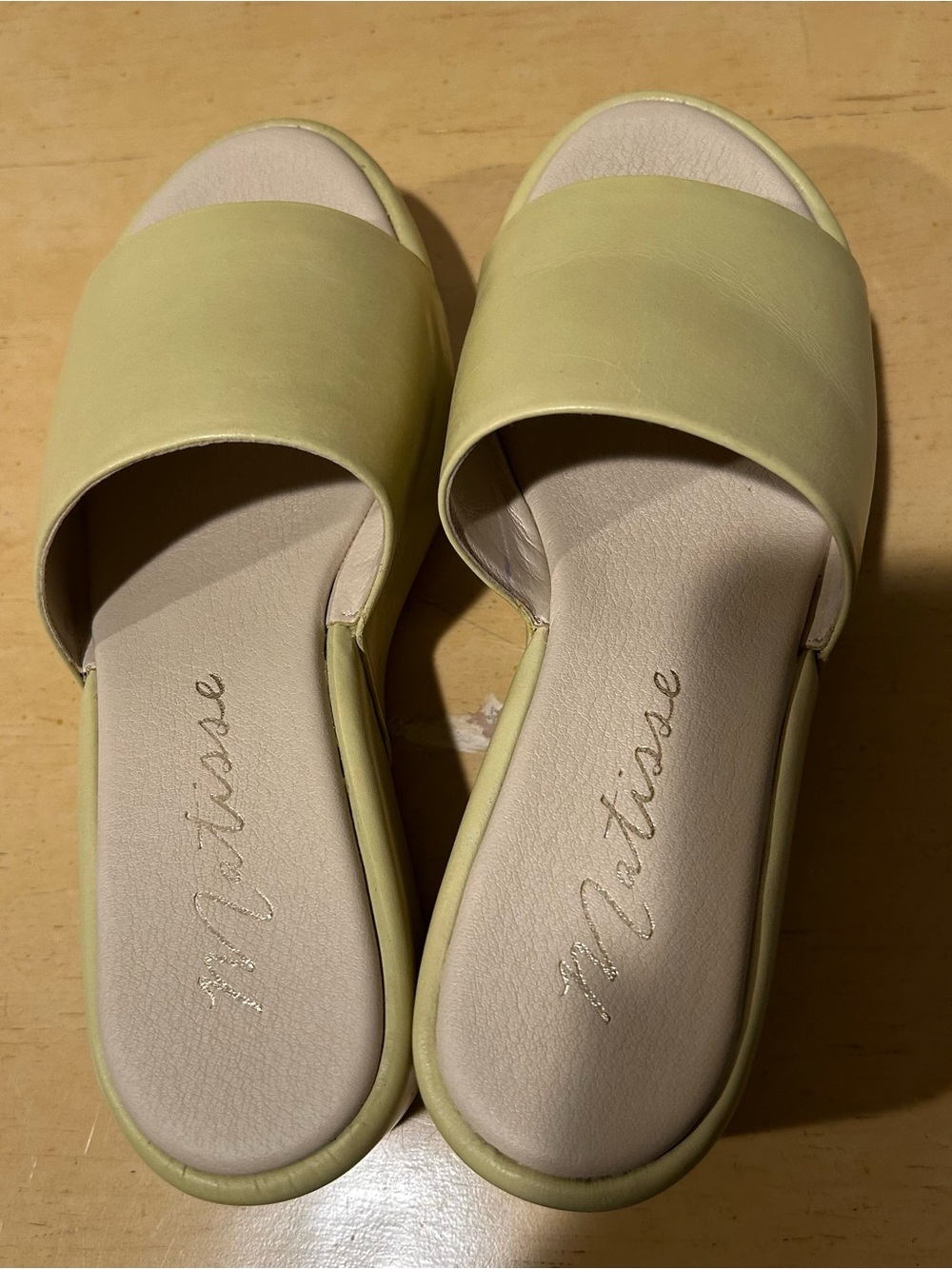 Matisse Frida platform wedge slide sandal in size 6 in light green